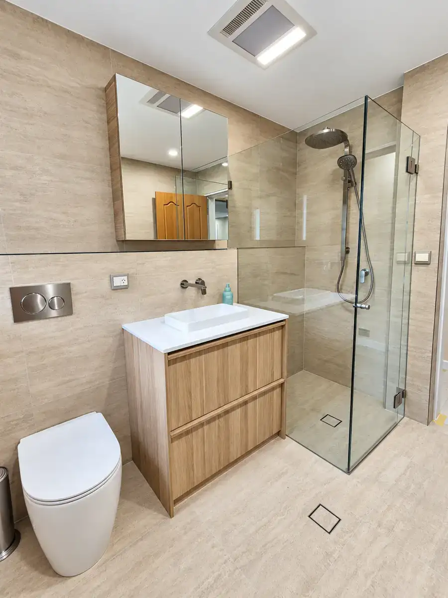 Sans Souci - Main Bathroom - after renovation